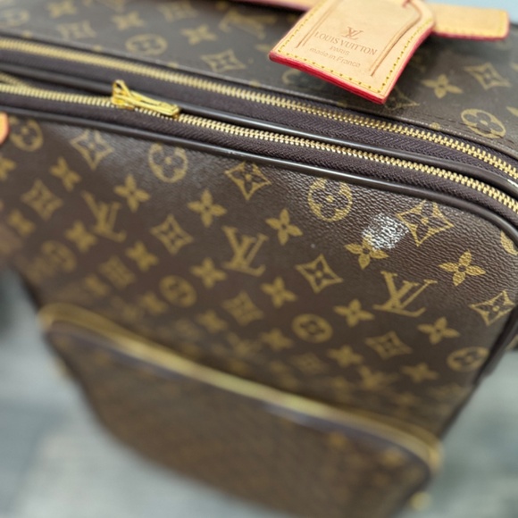 Louis Vuitton Roller Bag - Picture 2 of 11
